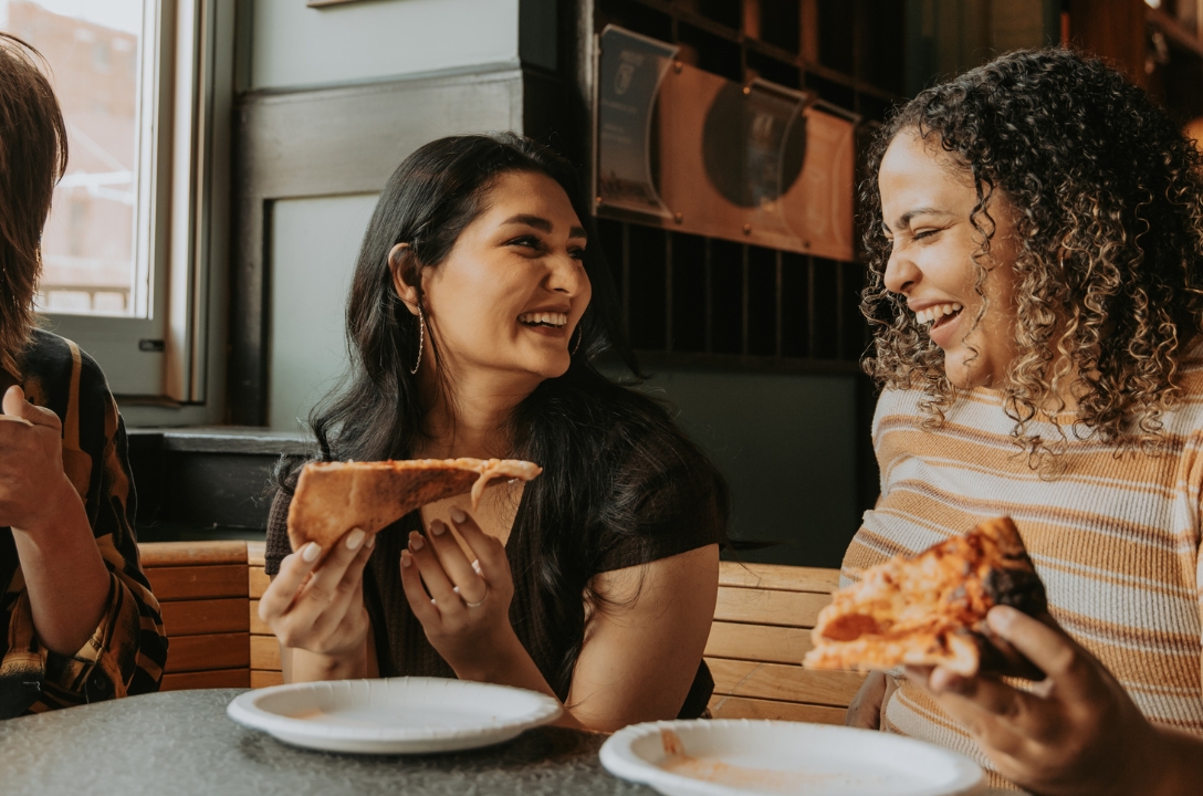 dietitian discusses why you never feel satisfied after eating
